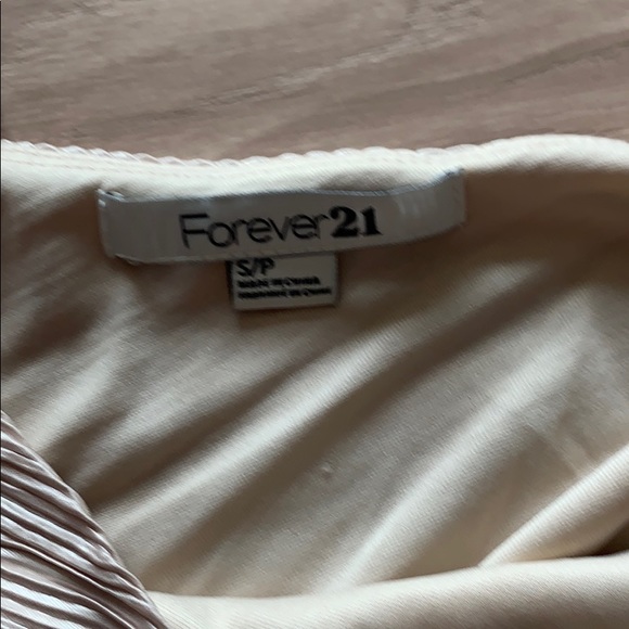 Dress - Picture 3 of 4